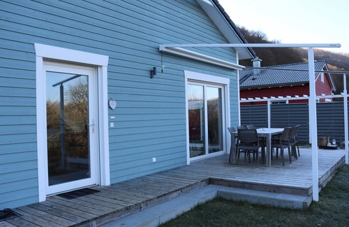 Kinding House | Pure nature - vacation home 62/wooden chalet with 3 bedrooms in Altmühltal