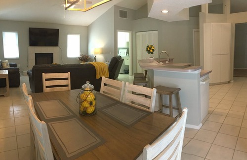 Broadmoor Villa | Pure Paradise, full refund*, heated pool, sleeps 8