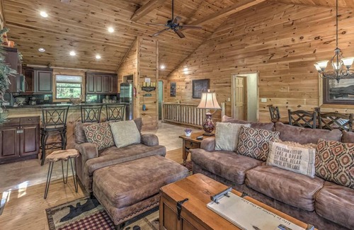 Blairsville Cabin | Pure Pleasure on the Lake- Pet Friendly | Lake Front | Private Dock on Lake Nottely