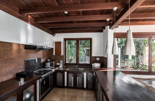 Batu Bolong Villa | Puri Burung Villa, Canggu, Bali, Indonesia, close to the sea
