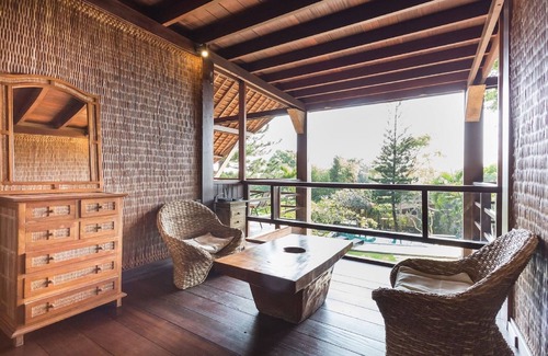 Batu Bolong Villa | Puri Burung Villa, Canggu, Bali, Indonesia, close to the sea