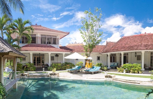 Seminyak Villa | Puri Dana - 5BR Colonial Villa (Ku De Ta Beach)