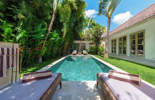 Batu Bolong Villa | Puri Pura: fully serviced 4 bedroom villa, central Canggu, close to the beach.