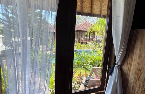 Jungut Batu Villa | Puri Sari Villas Restaurant and Bar