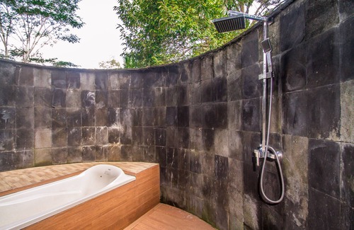Petak Hotel | Puri Saron Hotel Madangan