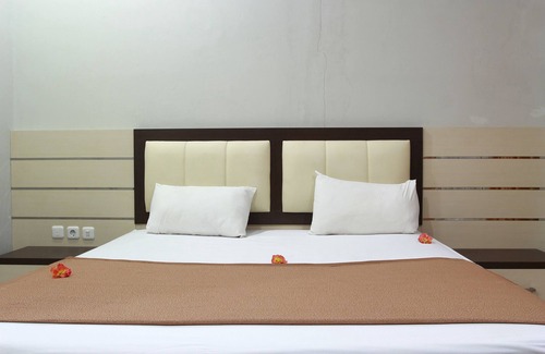 Senggigi Hotel | Puri Senggigi Hotel