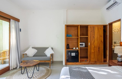 Batubelig Hotel | Puri Uma Ratu - Deluxe Room 02