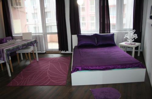 Pomorie Apartment | Purple Orange Studios
