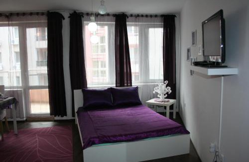 Pomorie Apartment | Purple Orange Studios