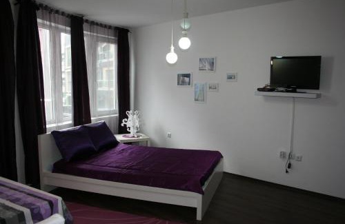 Pomorie Apartment | Purple Orange Studios