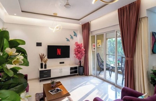 Anjuna Apartment | PurpleBloom by Alpha Stays Goa.Anjuna/Vagator