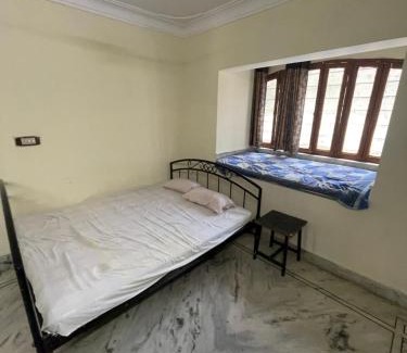 Lake Swaroop Sagar House | Pushpanand Guest House