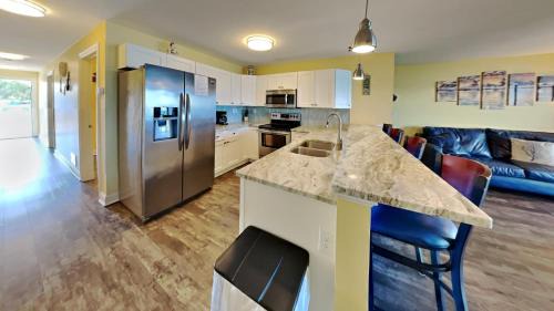 Put-in-Bay House | Put-in-Bay Waterfront Condo #107