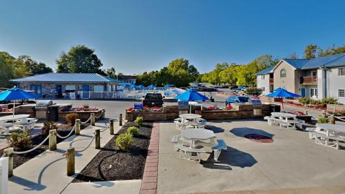 Put-in-Bay House | Put-in-Bay Waterfront Condo #207