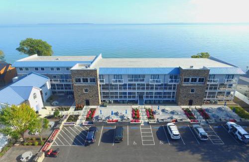Put-in-Bay House | Put-In-Bay Waterfront Condo #108