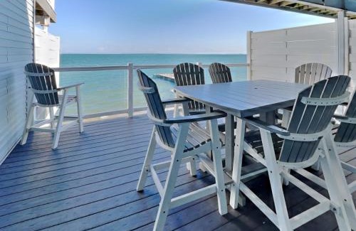 Put-in-Bay House | Put-In-Bay Waterfront Condo #108