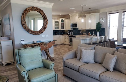 Plantation House | Put your TOES IN THE WATER at this fabulous Gulf Front home located in the West Gulf Beaches area.