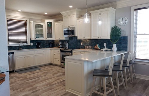 Plantation House | Put your TOES IN THE WATER at this fabulous Gulf Front home located in the West Gulf Beaches area.