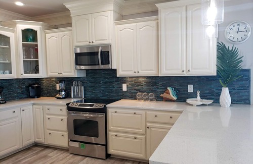 Plantation House | Put your TOES IN THE WATER at this fabulous Gulf Front home located in the West Gulf Beaches area.