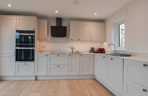 Putsborough House | Putsborough Cottage - Three Bedroom House, Sleeps 6