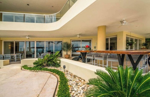 Emiliano Zapata Apartment | PVSR 104 · Poolside Terrace Great Beachfront Gem!