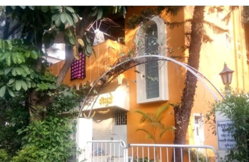 Kothrud House | Pvt AC room in Pvt bungalow + Garden + Sitout with nature view, Pune