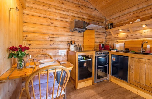 Llanybri House | Pwll Cabin, Holiday Home Marros, Sleeps 2, 1 bedrooms, bathrooms