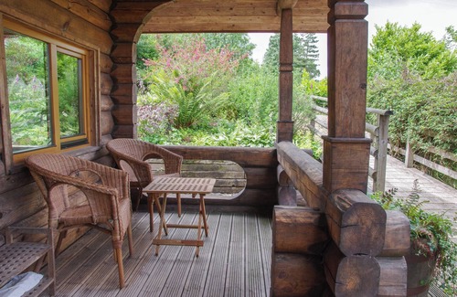 Llanybri House | Pwll Cabin, Holiday Home Marros, Sleeps 2, 1 bedrooms, bathrooms