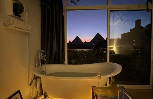 Al Haram Apartment | Pyramids view apartment with hot tub jacuzzi