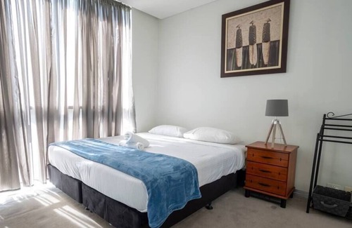 Pyrmont Apartment | Pyrmont Premium Retreat - Pool | Carspace | Gym