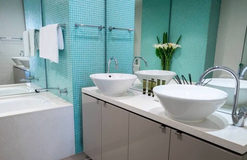 Pyrmont Apartment | Pyrmont Premium Retreat - Pool | Carspace | Gym