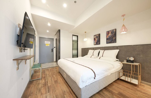 Yuzhong Hotel | Qiansu Qingpan Hotel