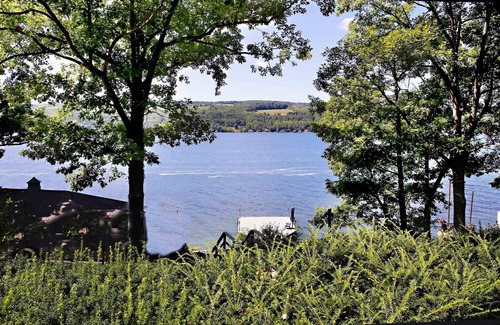 Hammondsport House | QKA Lake Escape located on Keuka Lake! ❤️