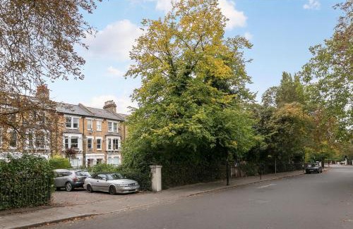 Brixton Apartment | Qties Luxury Home