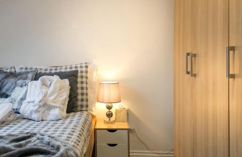 Brixton Apartment | Qties Luxury Home