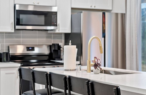 Everett House | Quad Vista Unit A