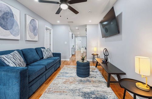 Providence Apartment | Quadro-Lux at Charles District PVD 4BR/2BA Laundry+Dishwasher+ Parking