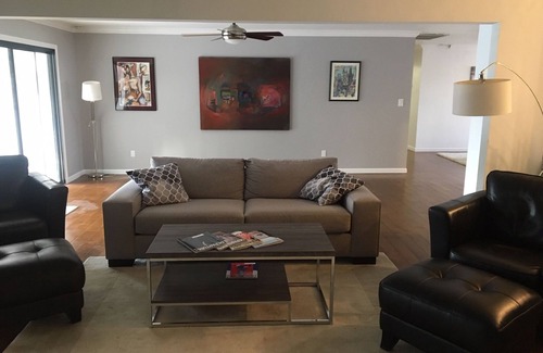 Greenacres House | Quail Park Pool House Close to all in Bakersfield