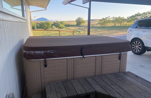 Montague Apartment | Quail Ridge Pool House 1-bedroom. Stunning views Mt Shasta & surrounding valley