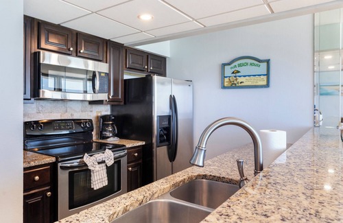 Panama City Beach Condo | Quaint 1BR Getaway - Edgewater Tower 3 906 - Sleeps up to 4