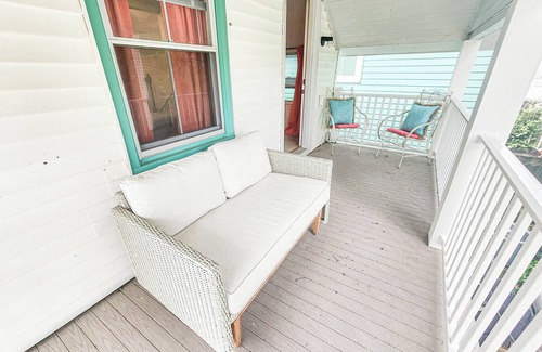 Cape Charles House | Quaint 2BR, 1 1/2BA home close to beach, dining & shopping!