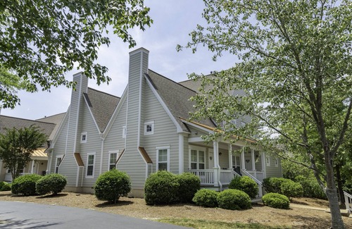 Lackey Cottage | Quaint 3 Bedroom Cottage like a Home