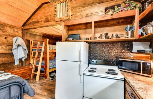 Abbeville Apartment | Quaint Abbeville Cabin Studio w/Gas Grill!
