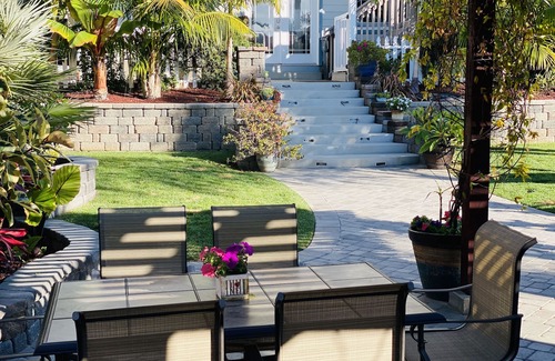 Bay Park House | Quaint and Charming 2 bd, 1 bath, Central Location, easily accessible!
