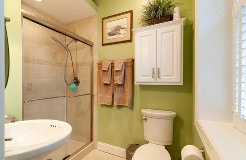 Charleston Historic District Condo | Quaint and cozy condo in the HEART of Charleston's Historic District!