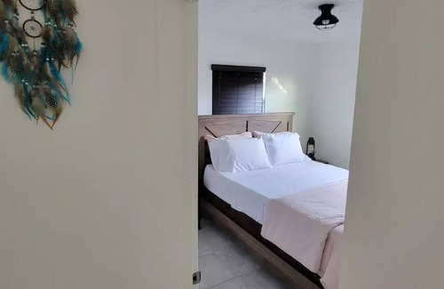 Wimauma Other | Quaint and Rustic Farm stay with screened in banquet barn.