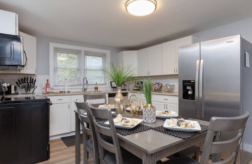 Mebane House | Quaint and Warm 2BR Cottage Close to 85/40, WiFi