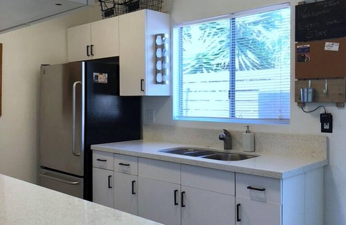 Townsite Cottage | Quaint Beach Cottage
