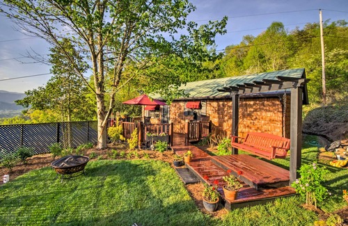 Bryson City Cottage | Quaint Bryson City Cottage w/Smoky Mountain Views