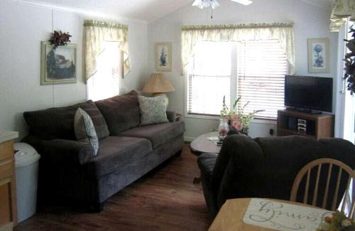 Inverness House | Quaint Cabin with Comfy Interior in Inverness, Florida